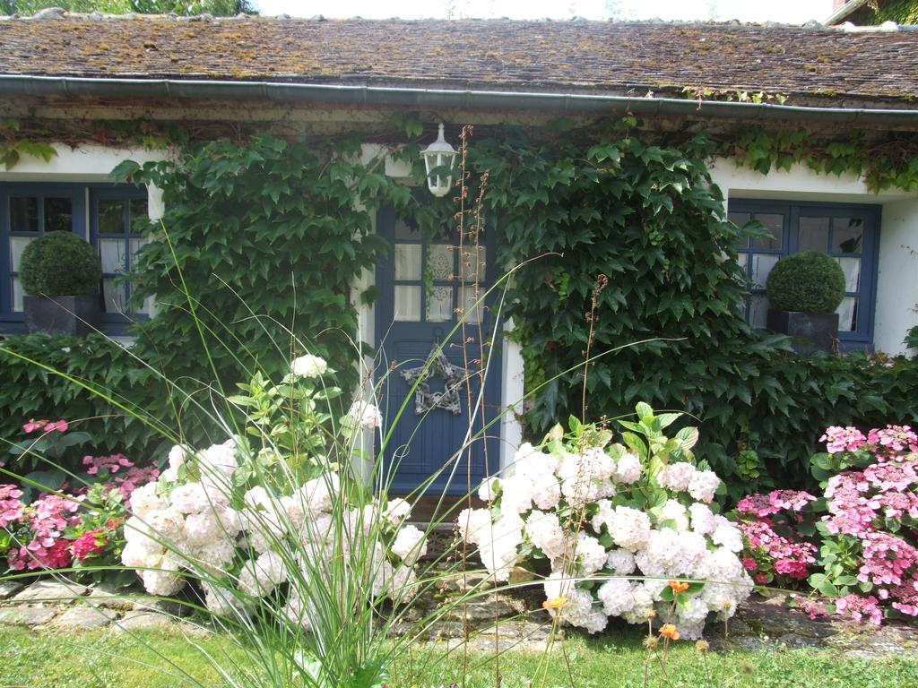 Bed and Breakfast Les Glycines Ury Exteriér fotografie