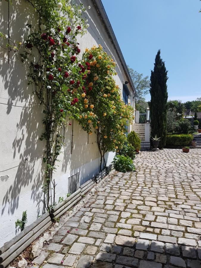 Bed and Breakfast Les Glycines Ury Exteriér fotografie