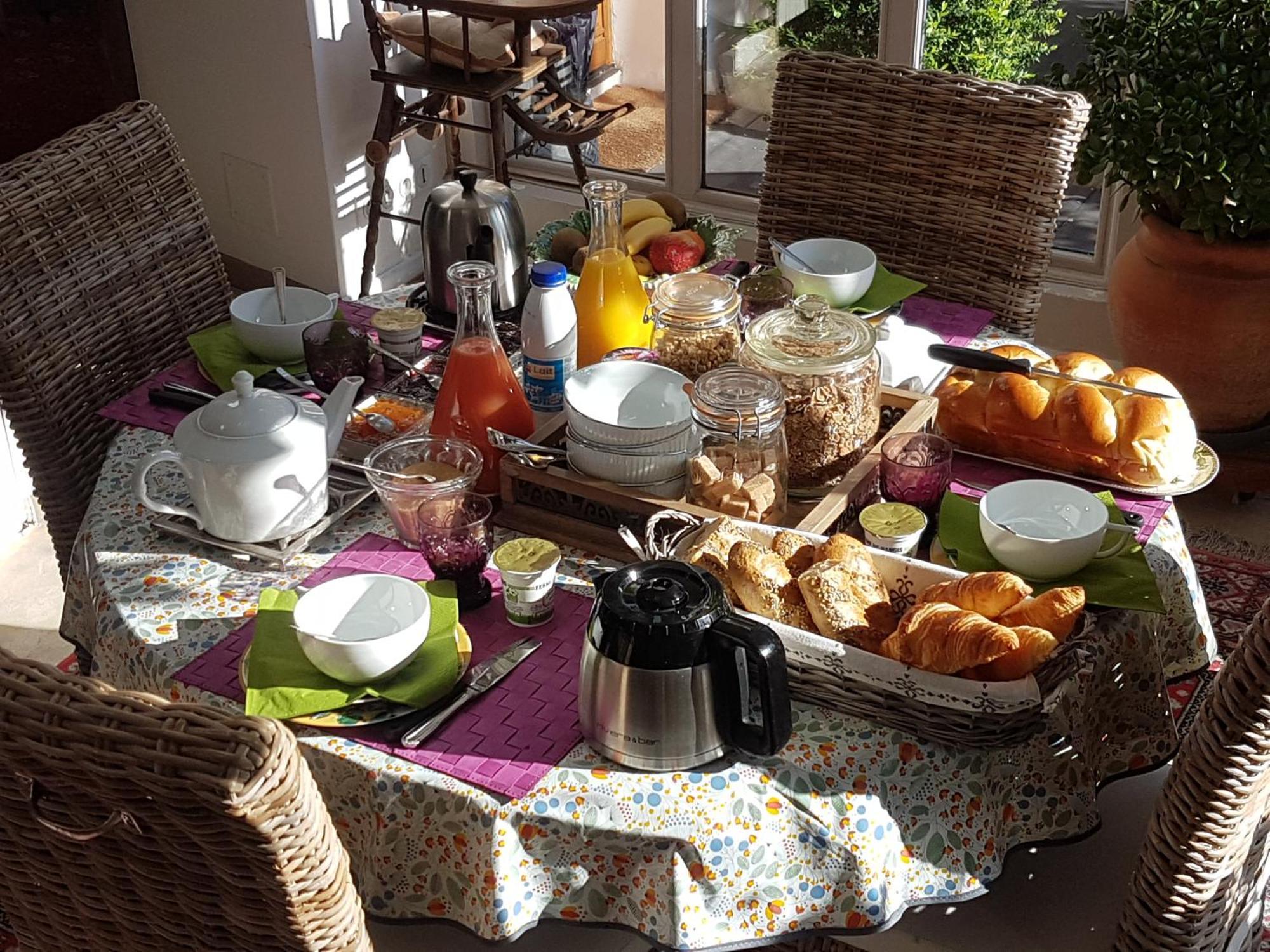 Bed and Breakfast Les Glycines Ury Exteriér fotografie