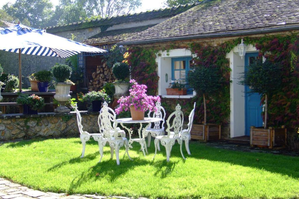 Bed and Breakfast Les Glycines Ury Exteriér fotografie